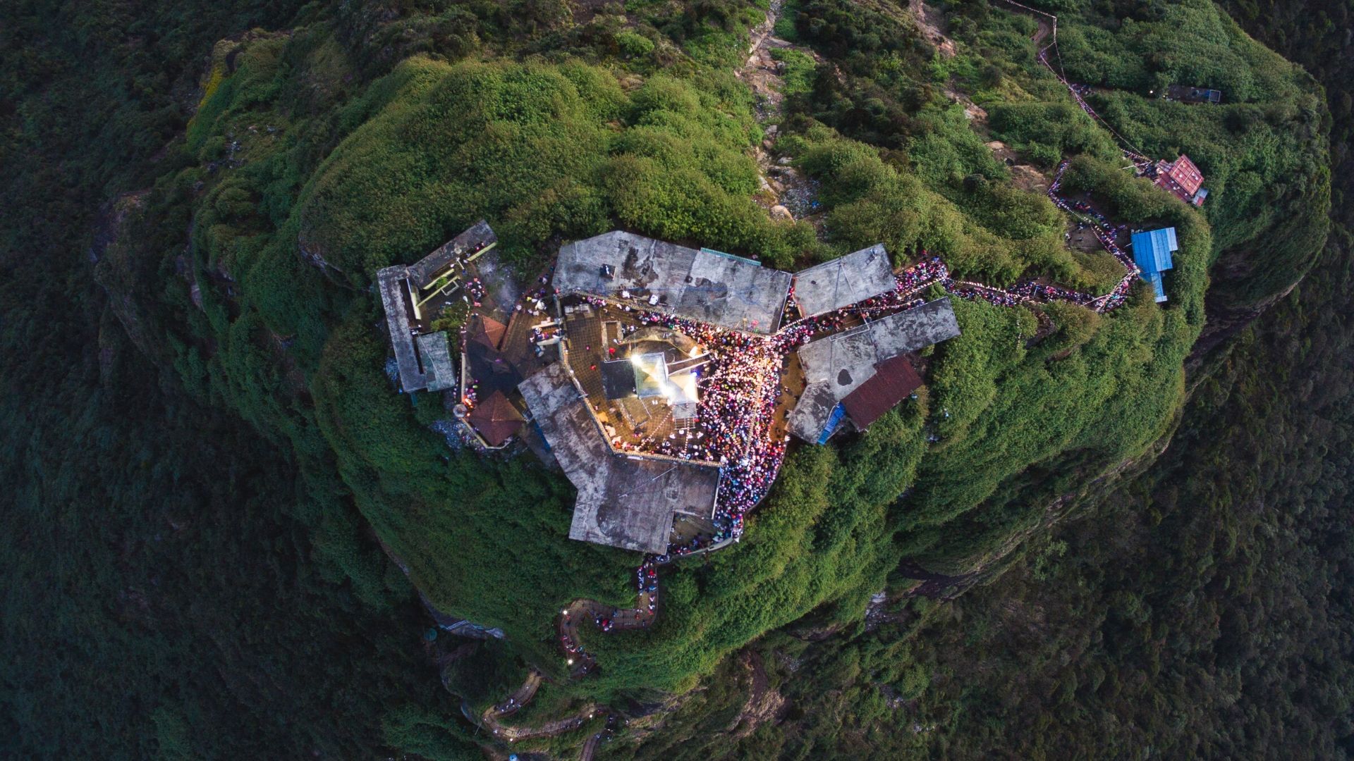 Adam’s Peak – The Sacred Mountain of Sri Lanka